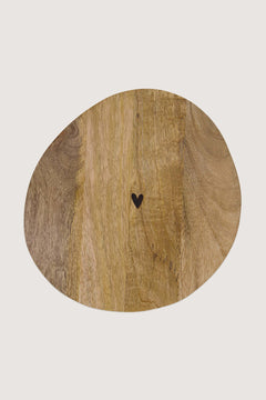 Ronde houten serveerplank met hartje