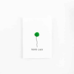 Kaartje met pin 'Good luck'