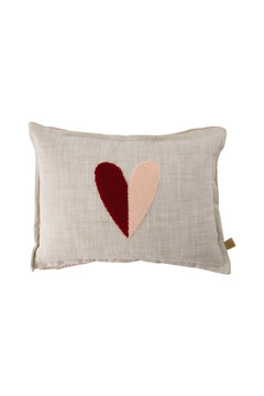 Kussen met roze -rood hartje 35x25cm