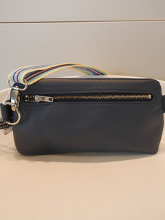 Cross-body tasje donkerblauw - riem in lichtblauw-roze-donkerbl