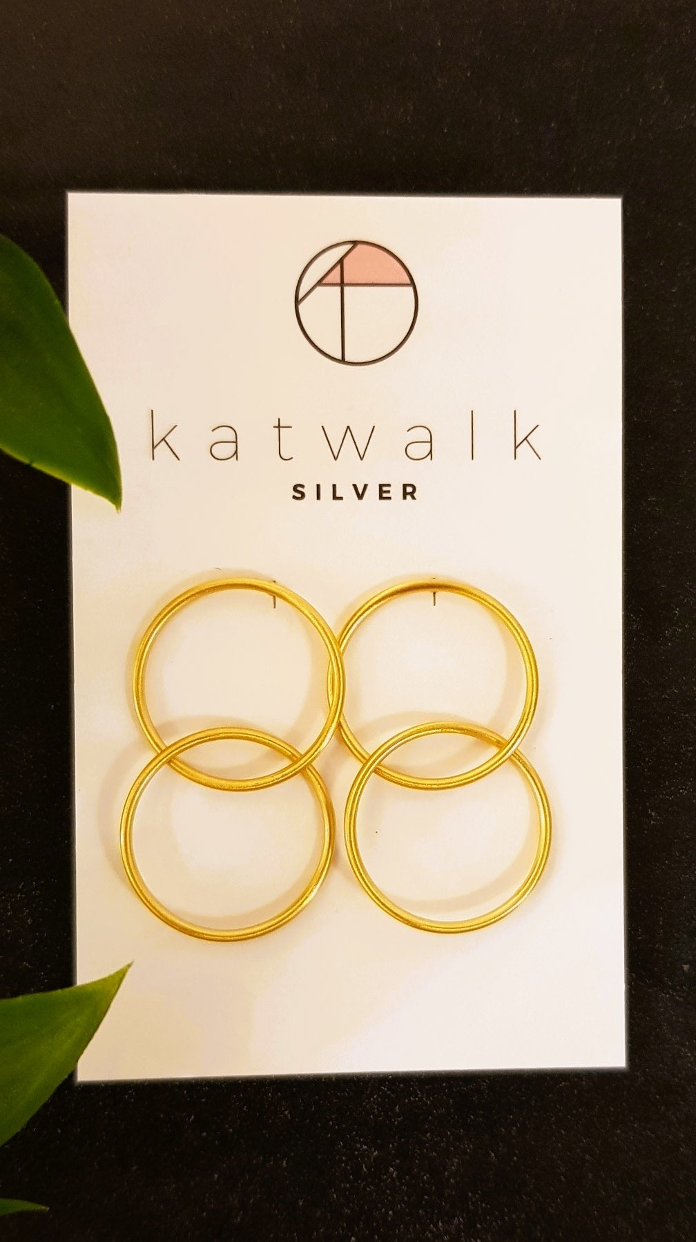 Verguld zilver oorsteker- 2 ringen geschakeld