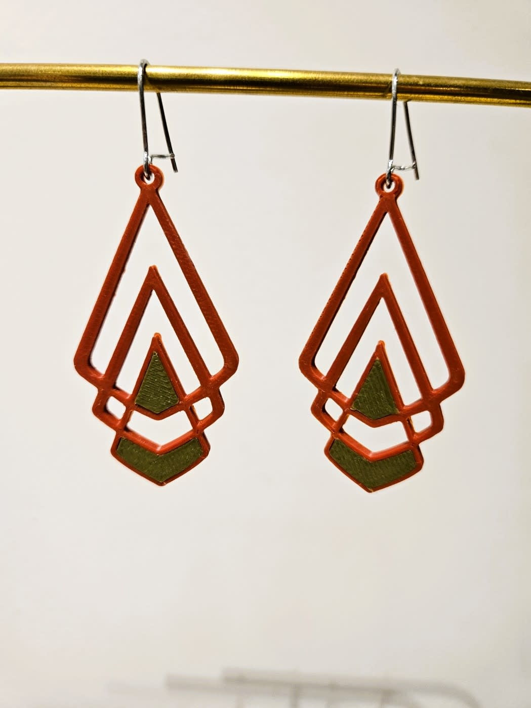Oorhanger 3D print duo--color Rood-khaki