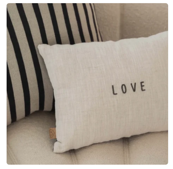 Kussen 'Love' - bloemenpatroon