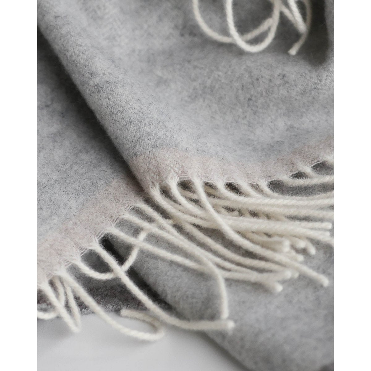 Merino/kasjmier plaid MILANO - lichtgrijs