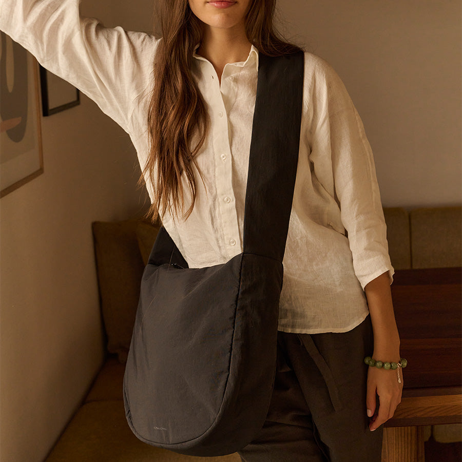 Monk & Anna Yuka cross body shopper | black
