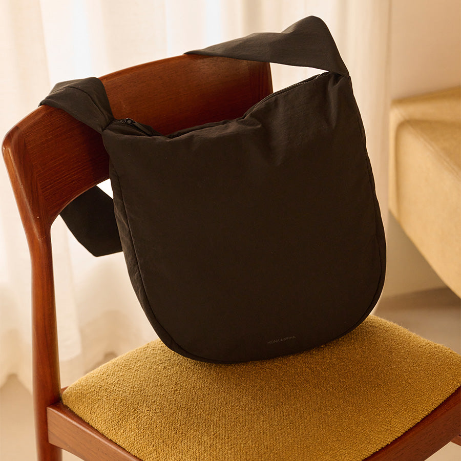 Monk & Anna Yuka cross body shopper | black