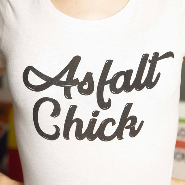 T-shirt-'Asfalt Chick - Cream