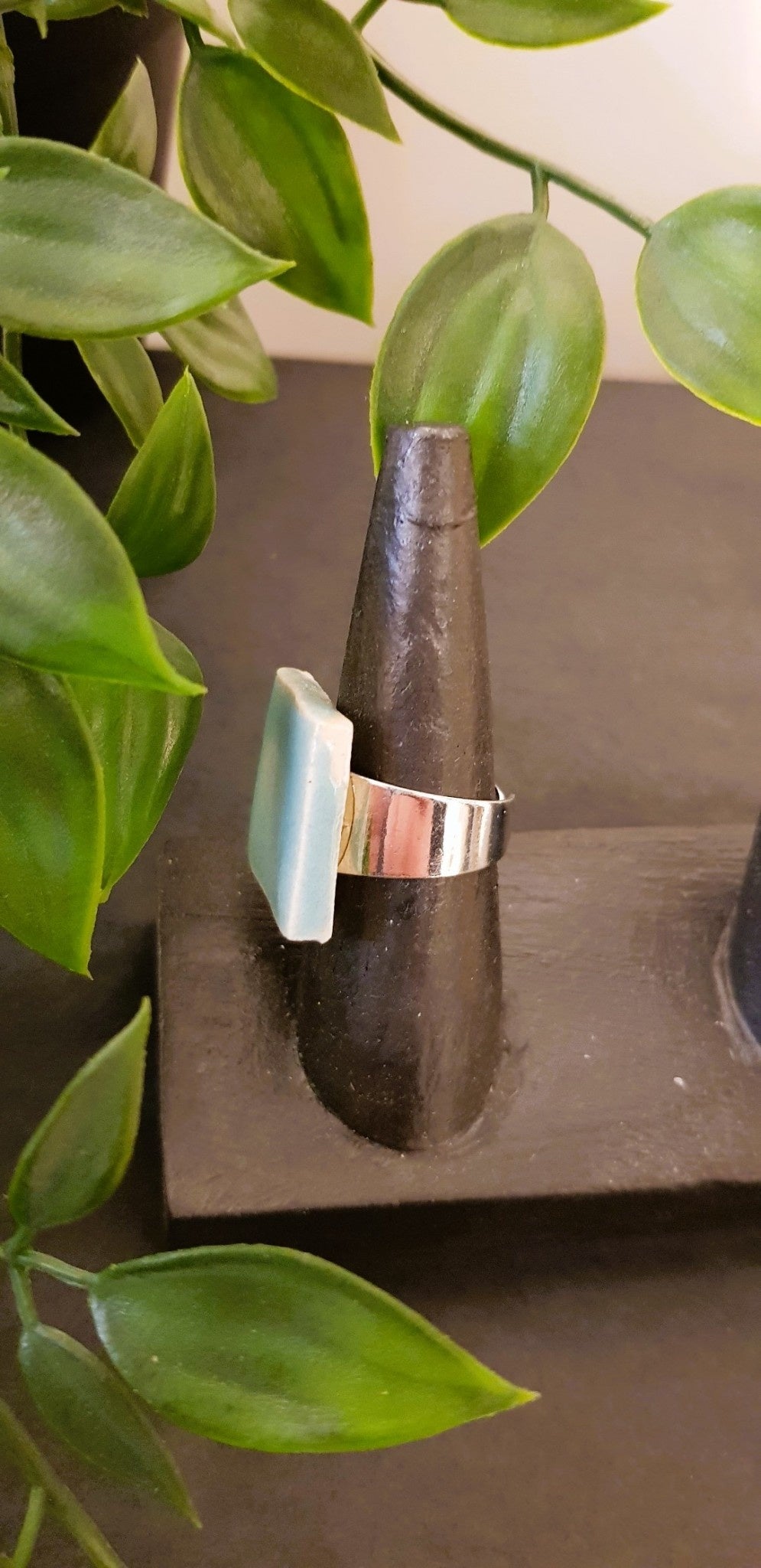 Ring met keramiek steen - B11