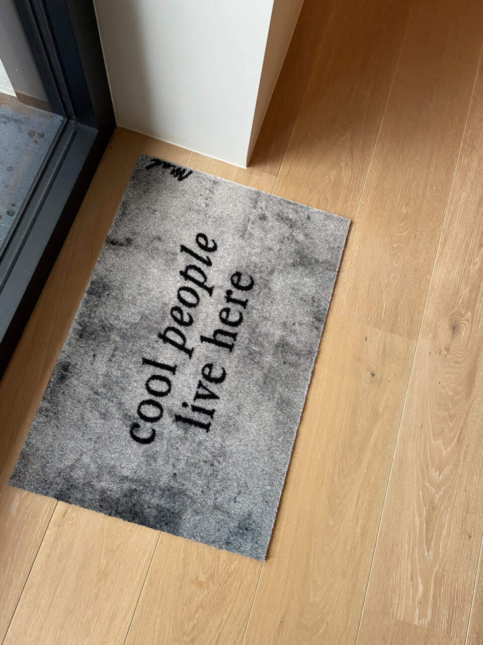 Mat 'Bettie' -Scraper 50 x 75cm  'Cool people live here'