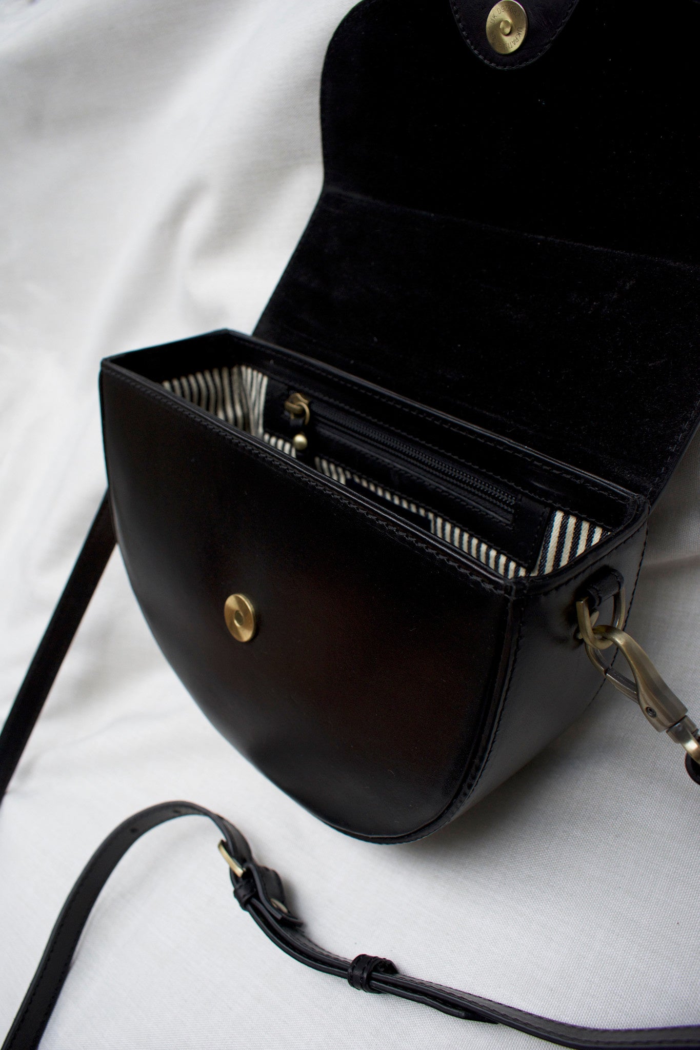 Ava - Black Classic Leather