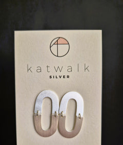 Zilver oorstekers - 2 halve ovalen bold