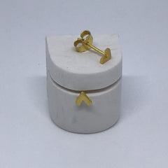 Verguld zilver oorstekers - 'V'