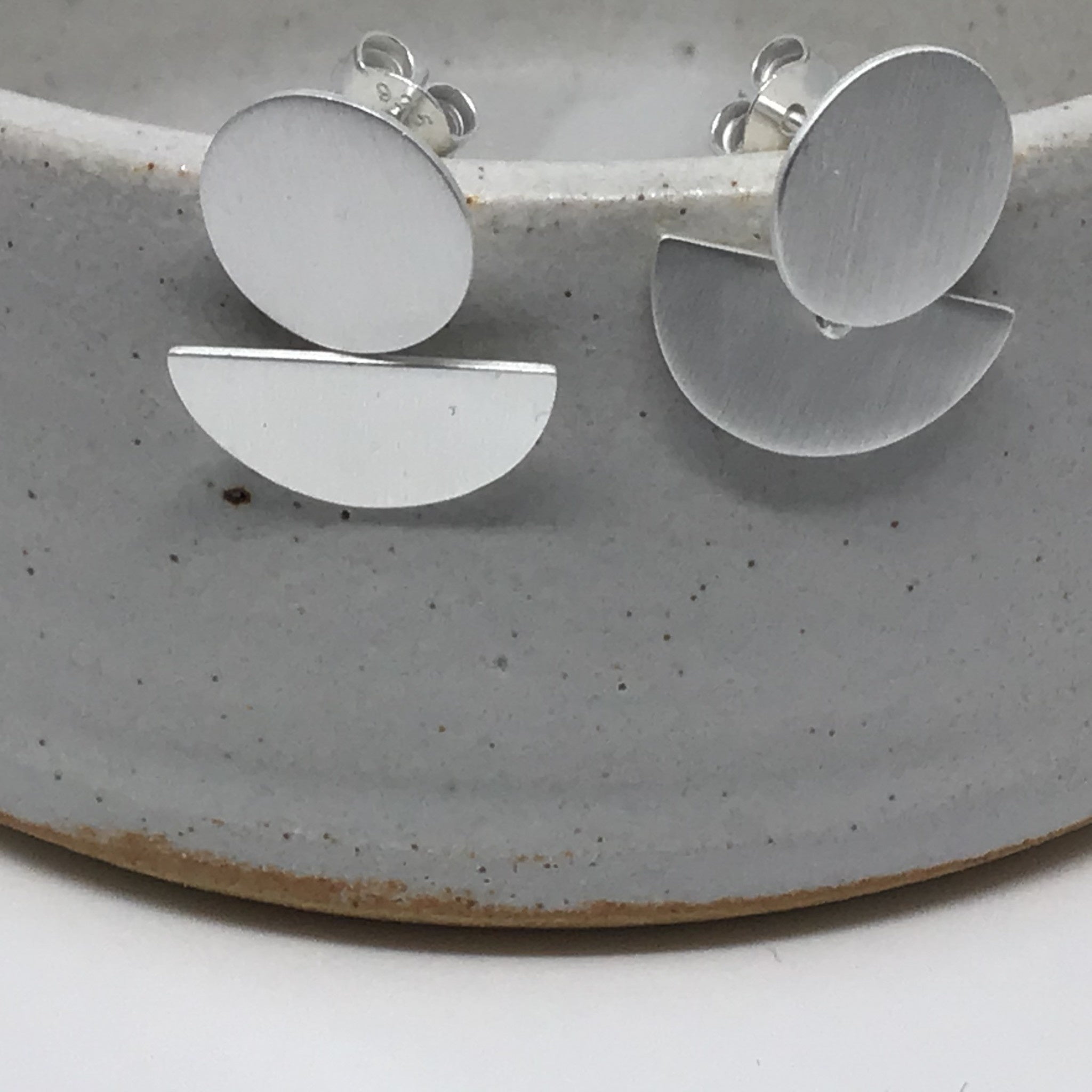 Zilver oorstekers - rond/half moon