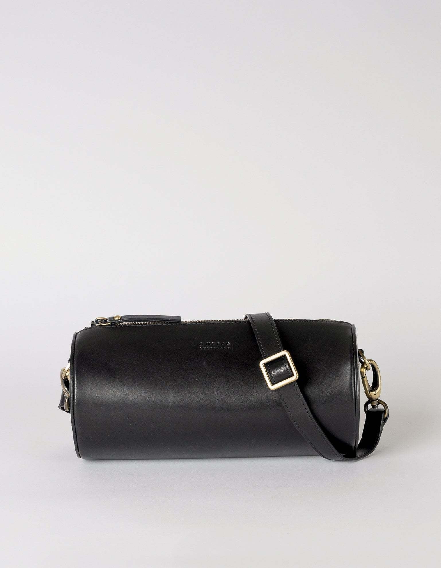 Izzy - Black Classic Leather