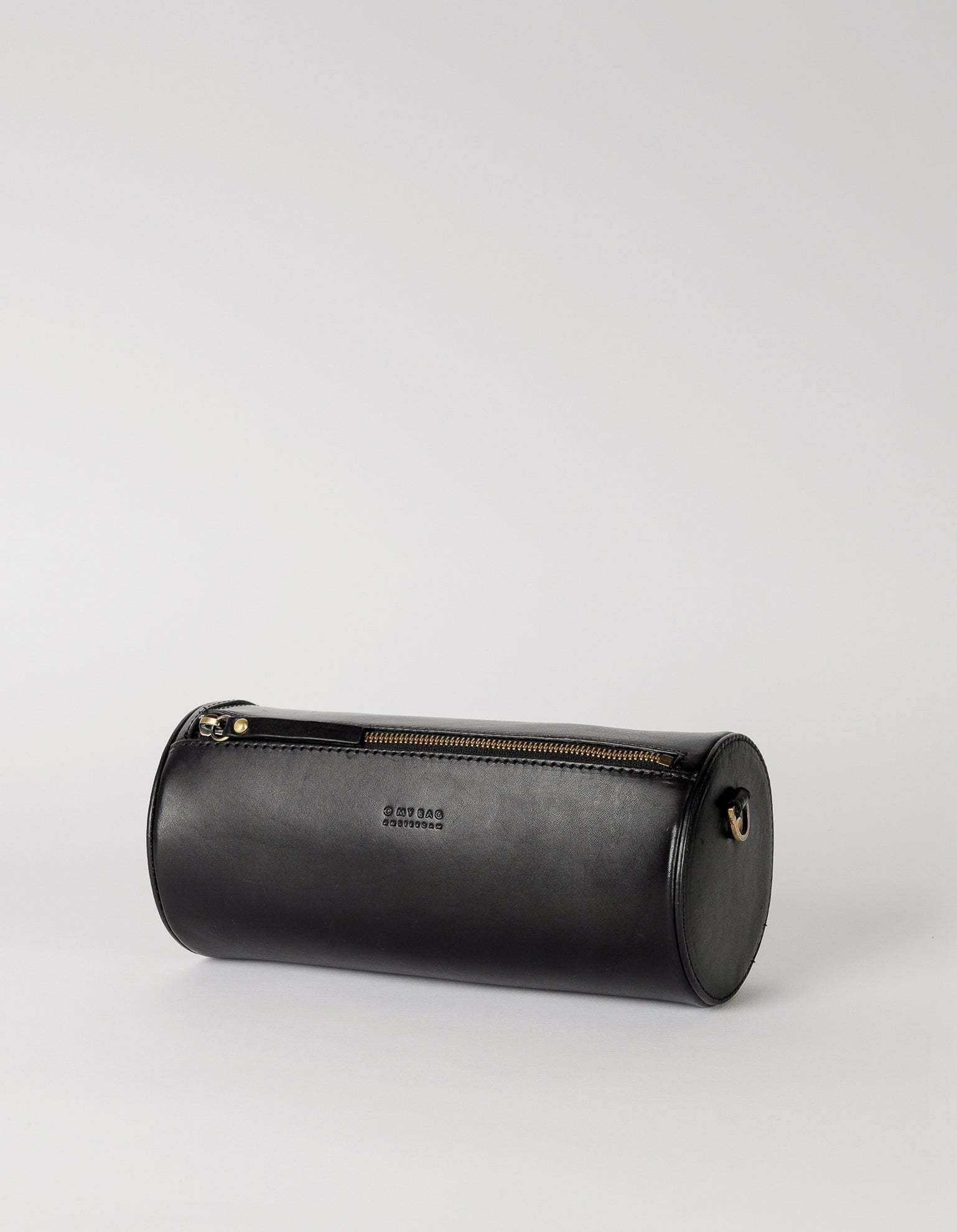 Izzy - Black Classic Leather