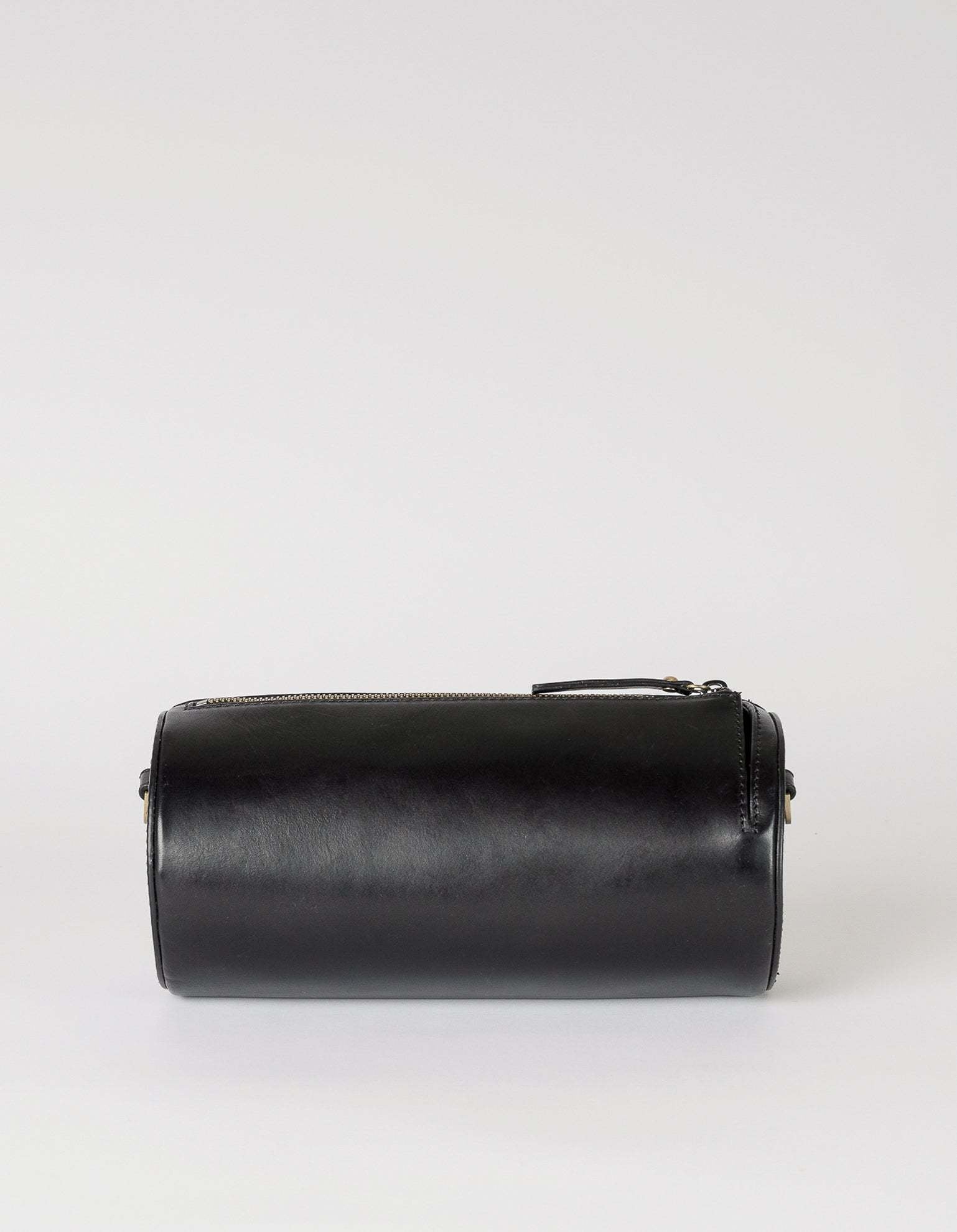 Izzy - Black Classic Leather