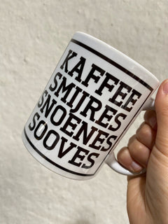 Mok 'Kaffee smijres snoenes sooves'