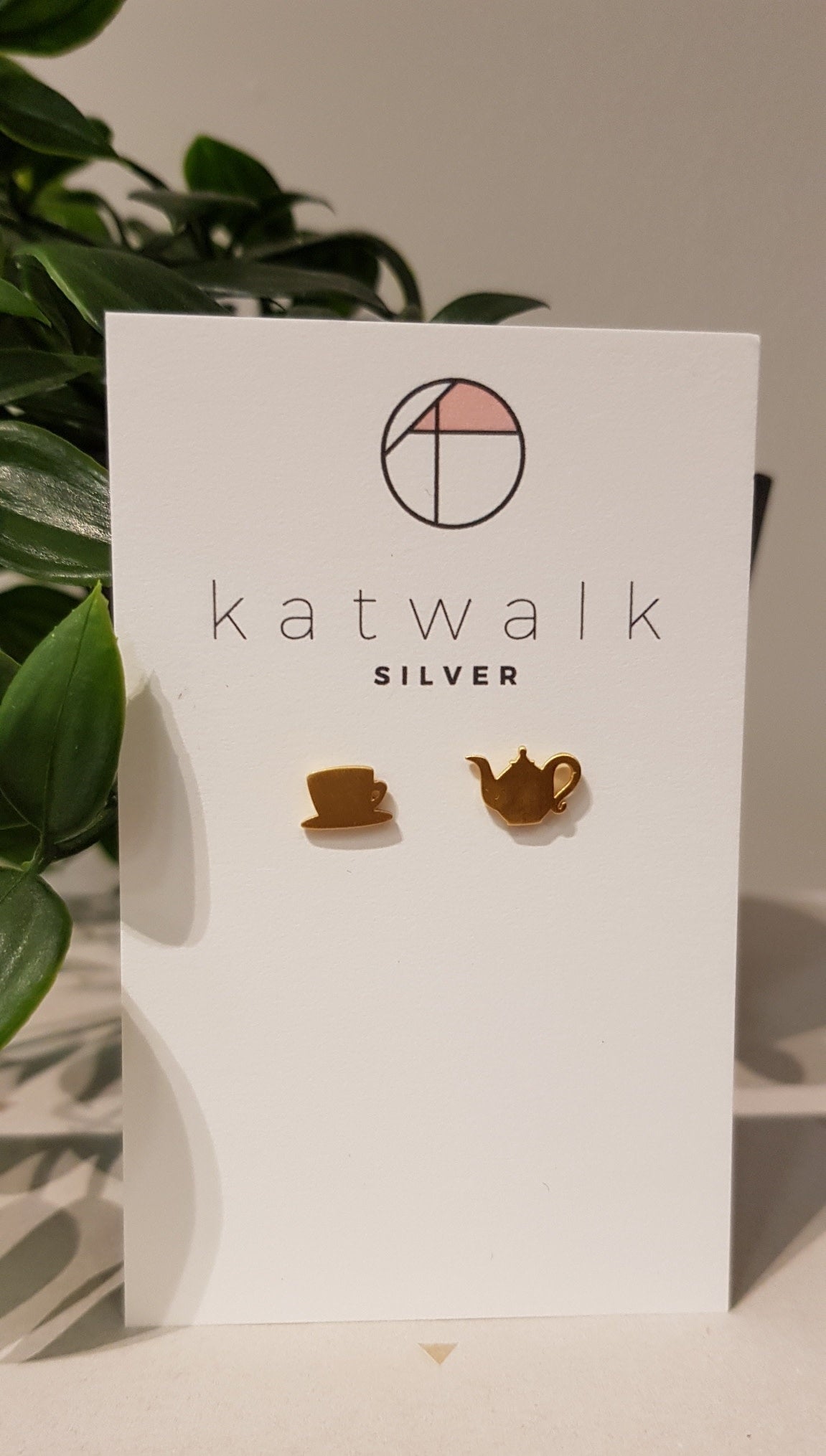 Verguld zilver oorsteker - theepot & tasje