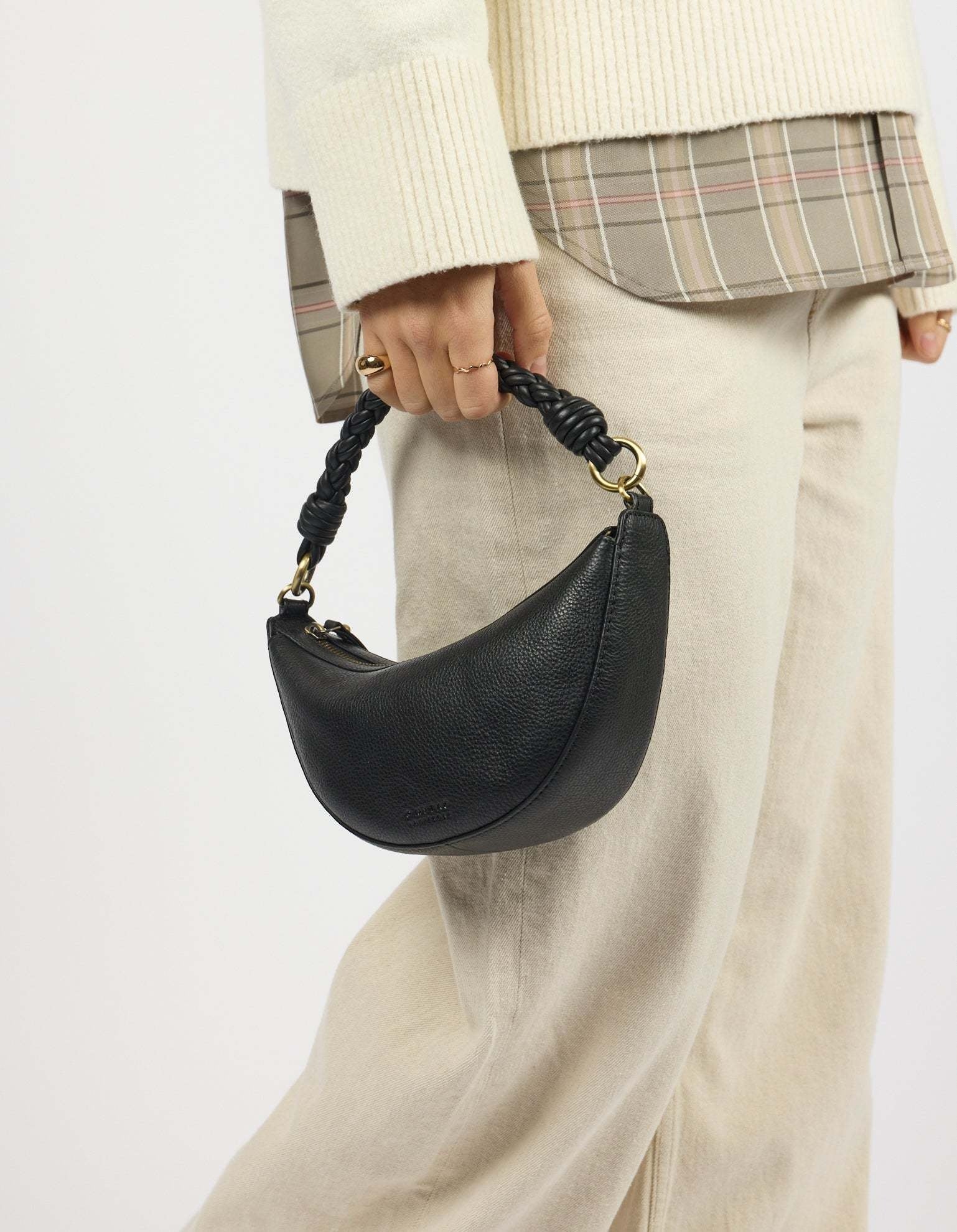 Leo Mini Twisted Handle - Black soft grain leather