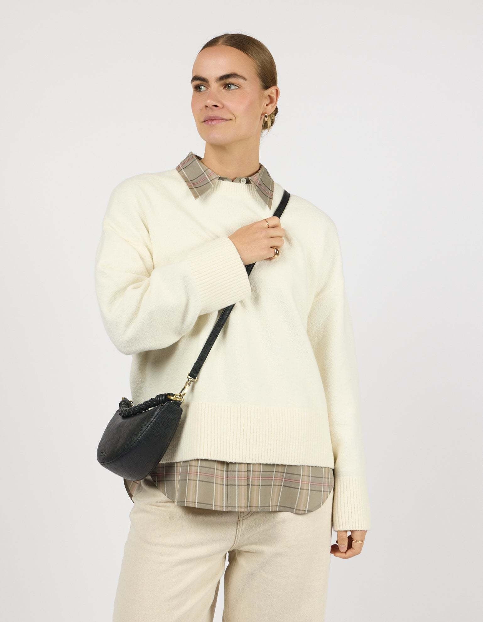 Leo Mini Twisted Handle - Black soft grain leather