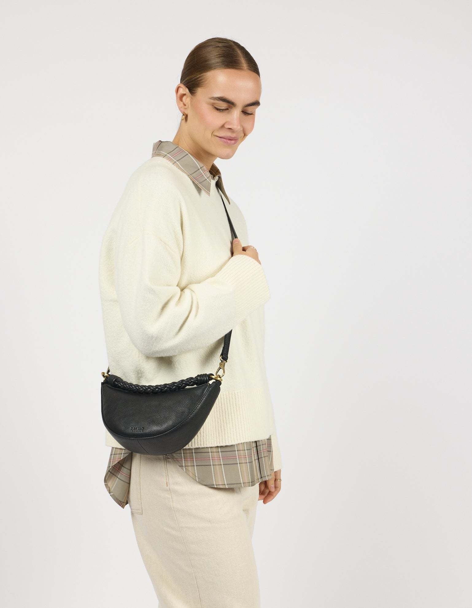 Leo Mini Twisted Handle - Black soft grain leather