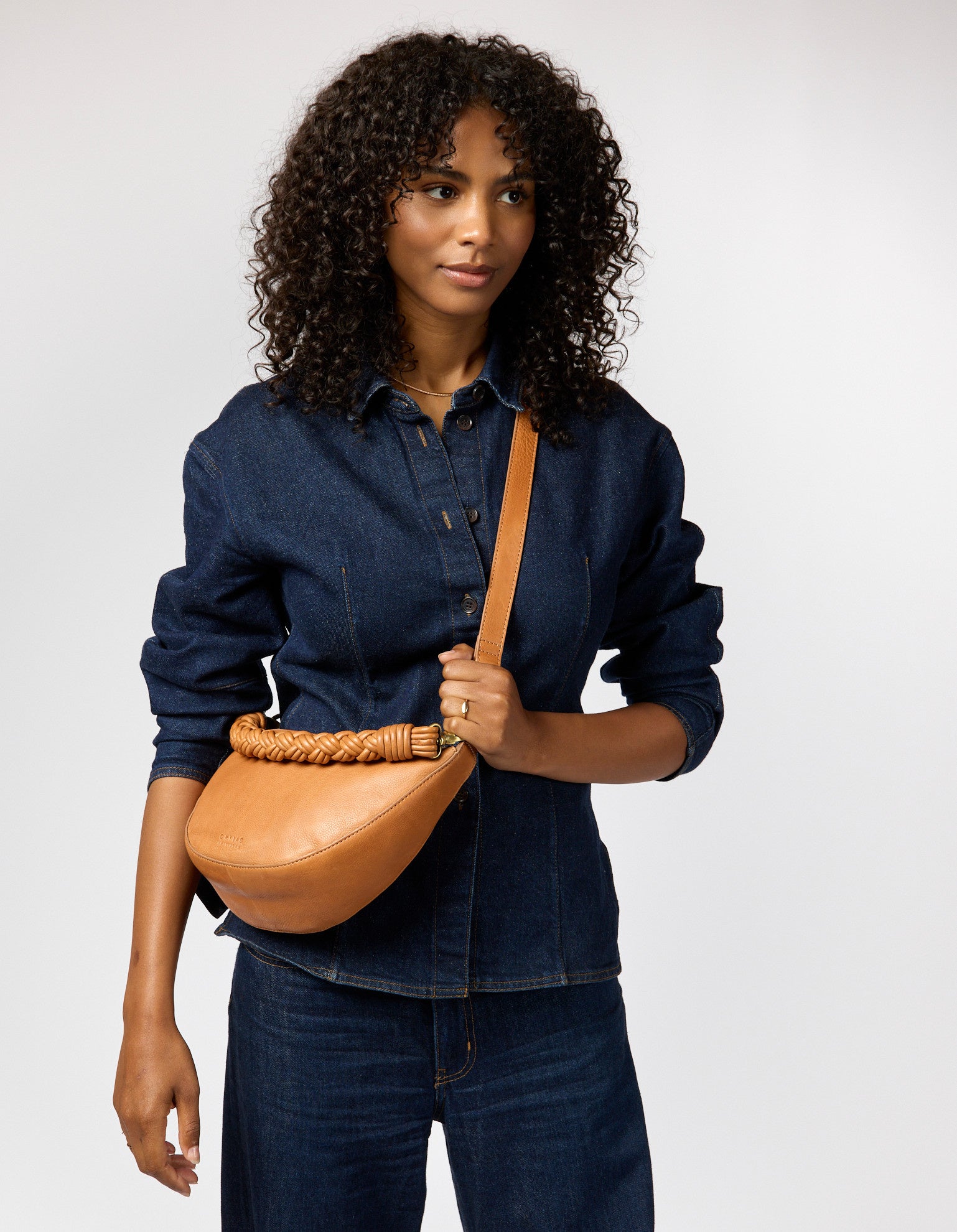 Leo Midi Wild Oak Soft Grain Leather met extra gevlochten riem