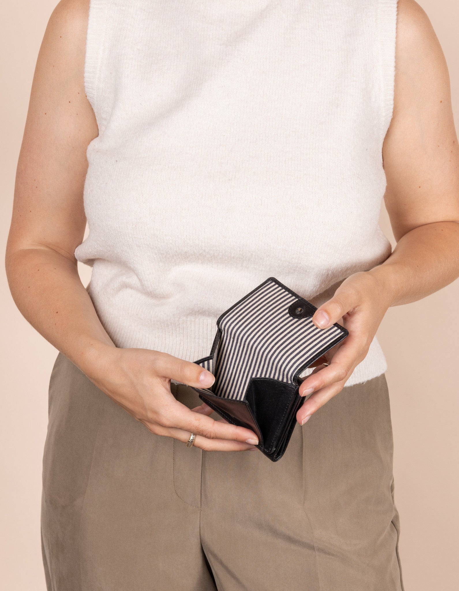 Ollie Wallet - Black Classic Leather