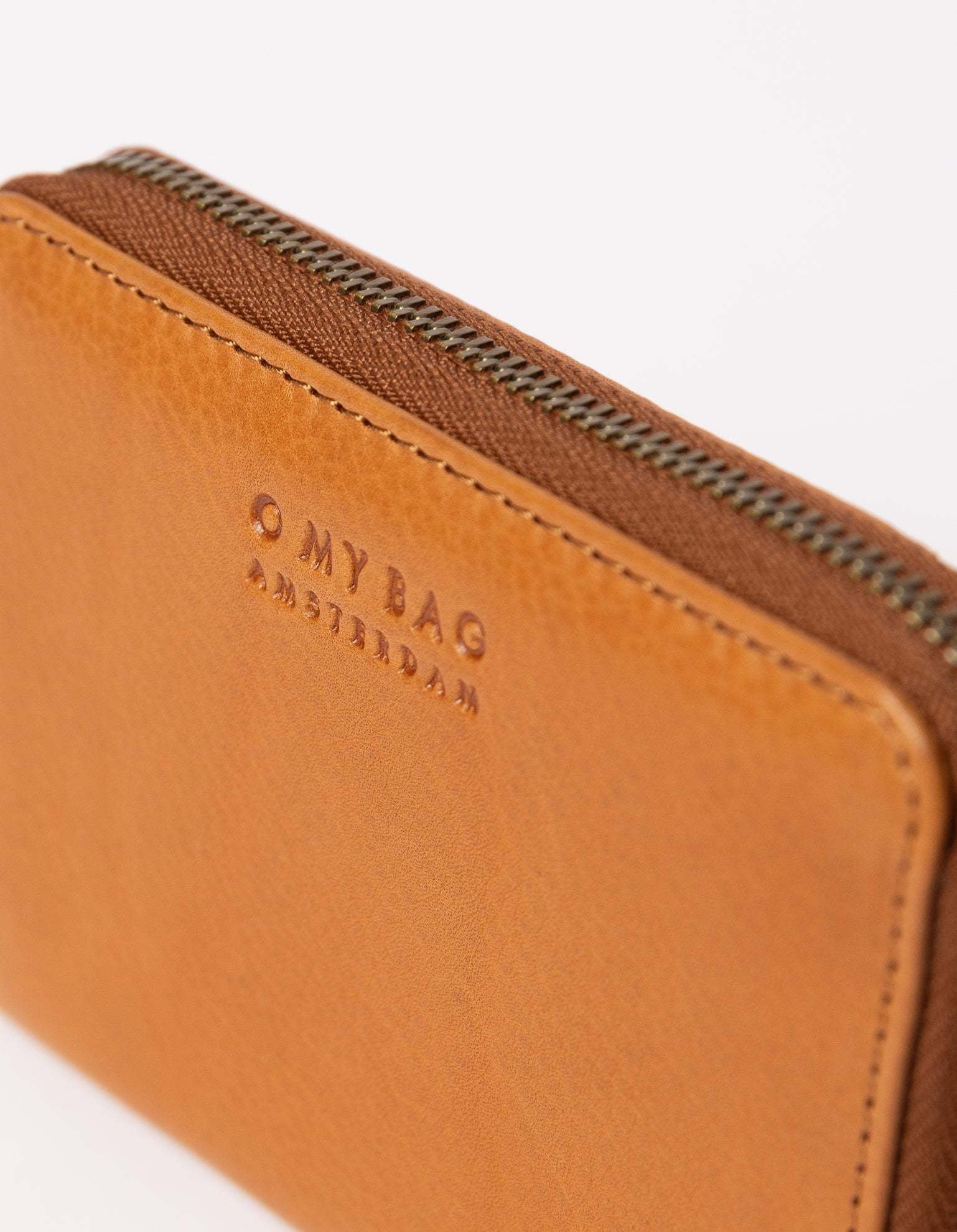 Robbie Wallet - Wild oak soft grain Leather