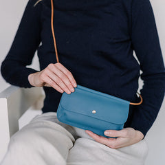 Telefoontasje Hang On - faded blue