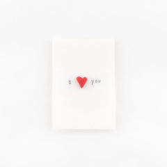Kaartje met pin 'I 'hartje' you'